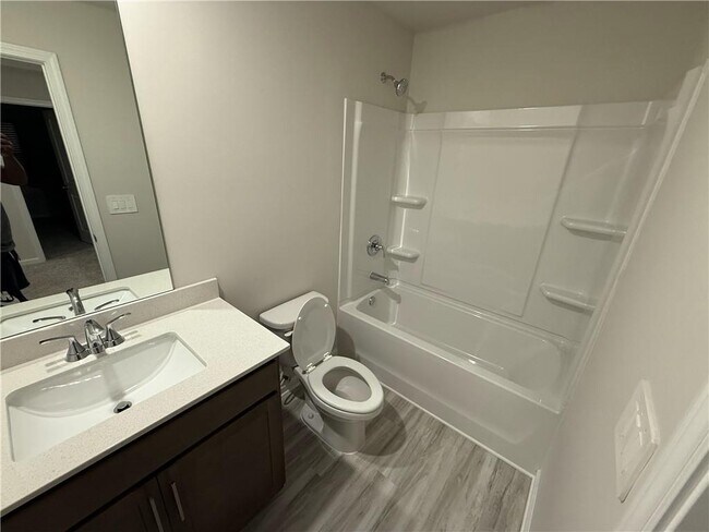 Building Photo - 2044 Avalon Rdg
