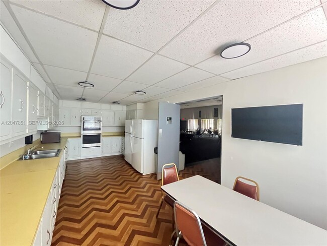 Building Photo - 403 NW 68th Ave