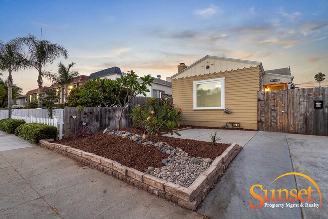 Building Photo - 4926 Del Monte Ave