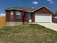 Building Photo - 1160 Hilltop Dr