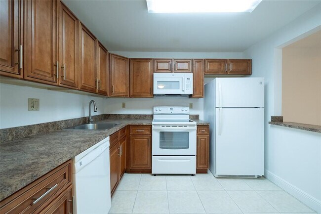 Building Photo - 9233 SW 8th St