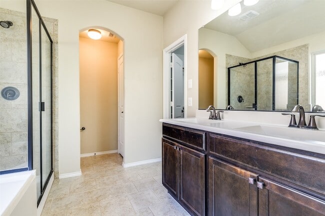 Building Photo - 11629 Champion Creek Dr