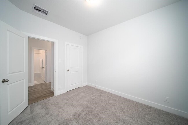 Building Photo - 217 Catalina Cove Dr