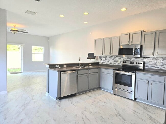 Building Photo - 1112 Andrew Aviles Cir