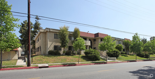 Building Photo - La Villa Puente Apartments