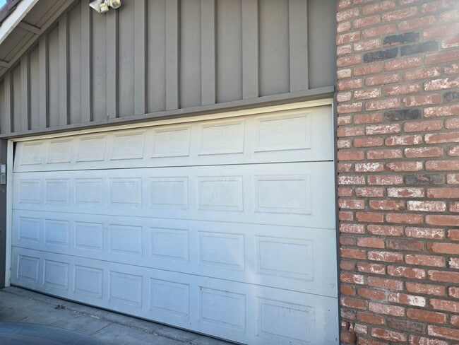 Building Photo - Fully Remodeled 4-Bedroom, 3-Bath Rental H...