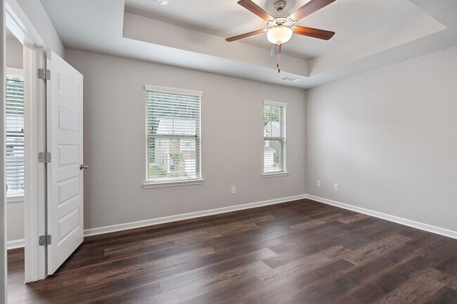 Building Photo - 4 Bed 2.5 Bath home in Gainesville! Retrea...