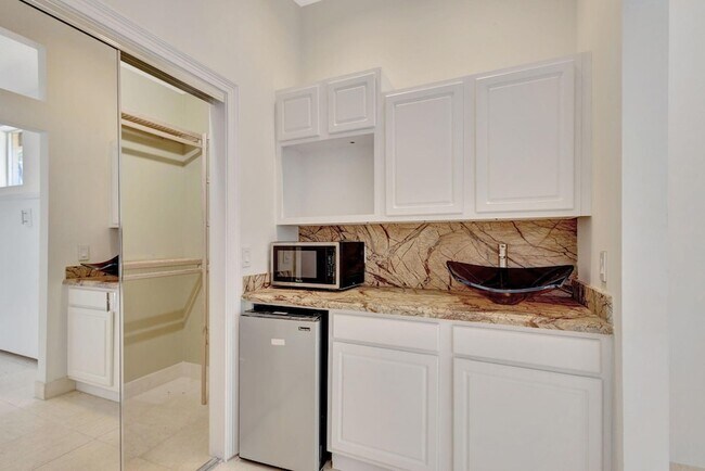Building Photo - 16334 Port Dickinson Dr