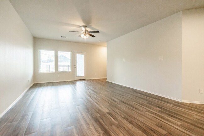 Building Photo - 16856 Pink Wintergreen Dr