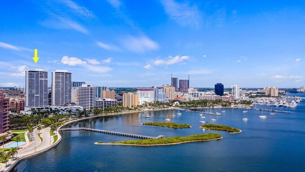 Building Photo - 529 S Flagler Dr