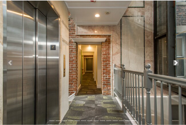Building Photo - 10 Brainerd Rd