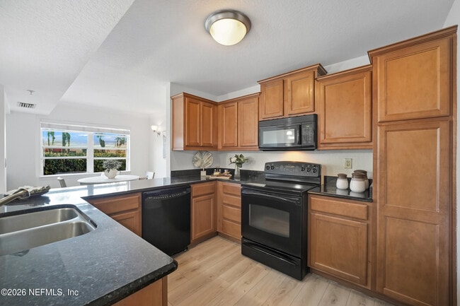 Building Photo - 204 Laguna Villa Blvd