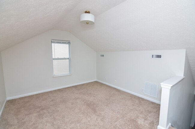Building Photo - 3637 Crossbrooke Dr