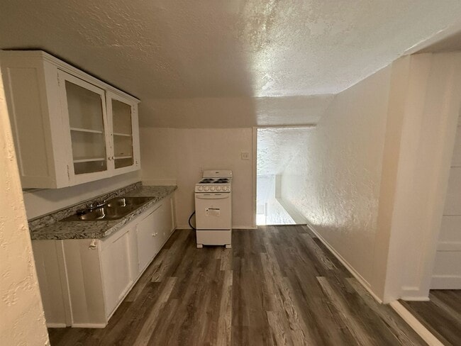 Building Photo - 2567 Rusk St