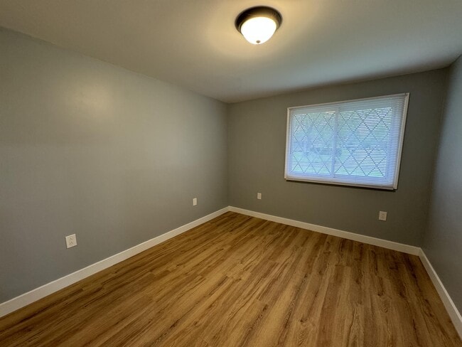 Building Photo - 62 Golden Rod Ln