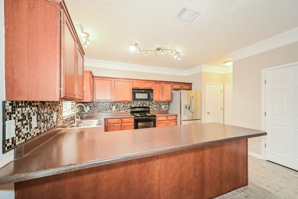 Building Photo - 310 Sarava Ln