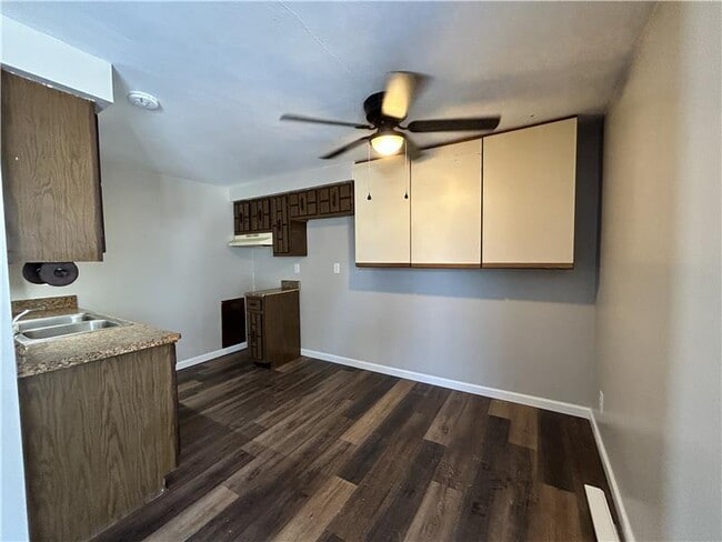 Building Photo - 98 View St