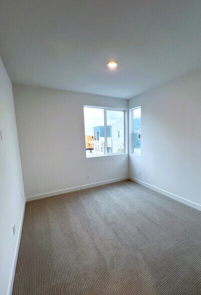 Building Photo - 107 Zawn