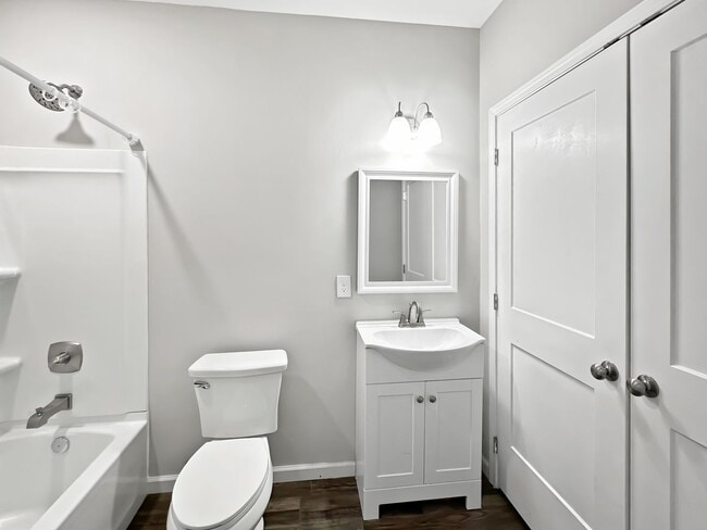 Building Photo - 3 bedroom-Modern Elegance Meets Country Ch...