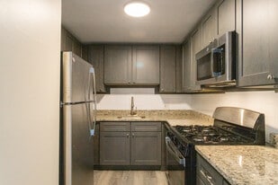 Interior Photo - Lakeshore Estates - Newly Remodeled studios, 1, 2 and 3 br Apartment Homes