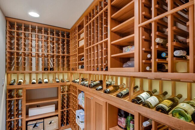 Building Photo - Blue Ridge Waterfront Home