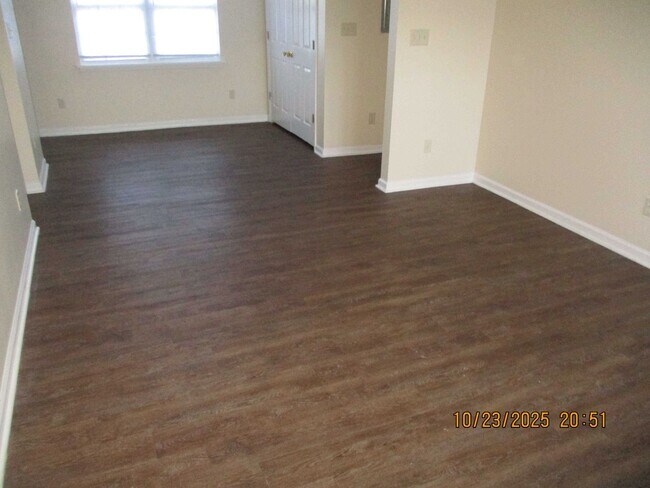 Building Photo - 103 Ducker Ct