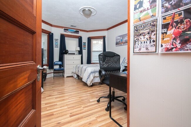 Building Photo - 21 Edison Green