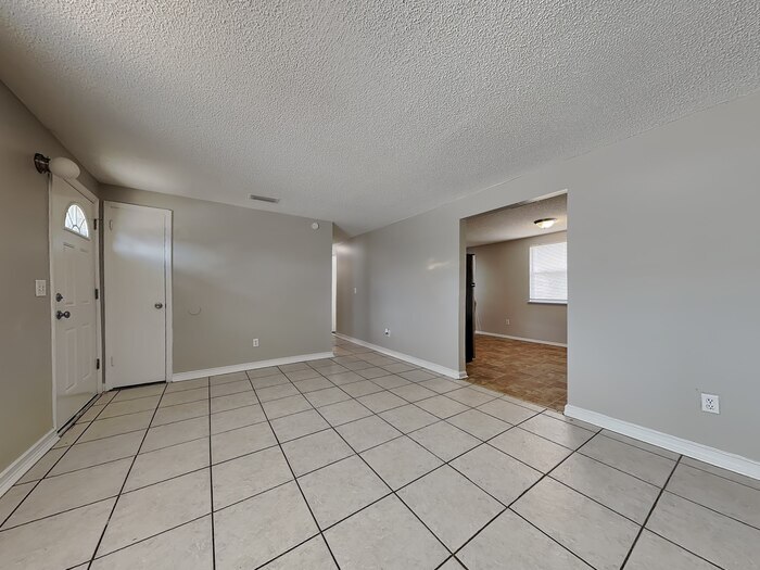 Building Photo - 11749 Kingfisher Ln E