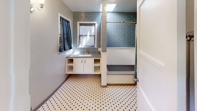 Building Photo - Coveted South Redlands 2 bedroom, 2-bathroom bungalow home.