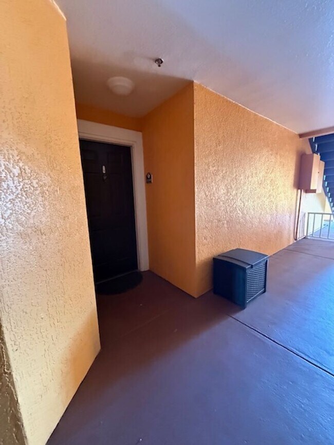 Building Photo - Furnished Resort Style Condo with Lake View