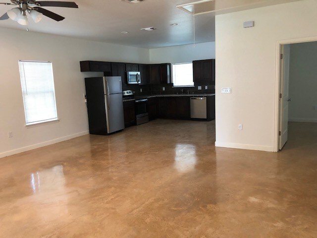 Building Photo - 9455 Aqua Dr