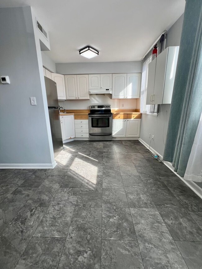 Building Photo - Beautiful 3bed-1.5 bath Home in Ambler!