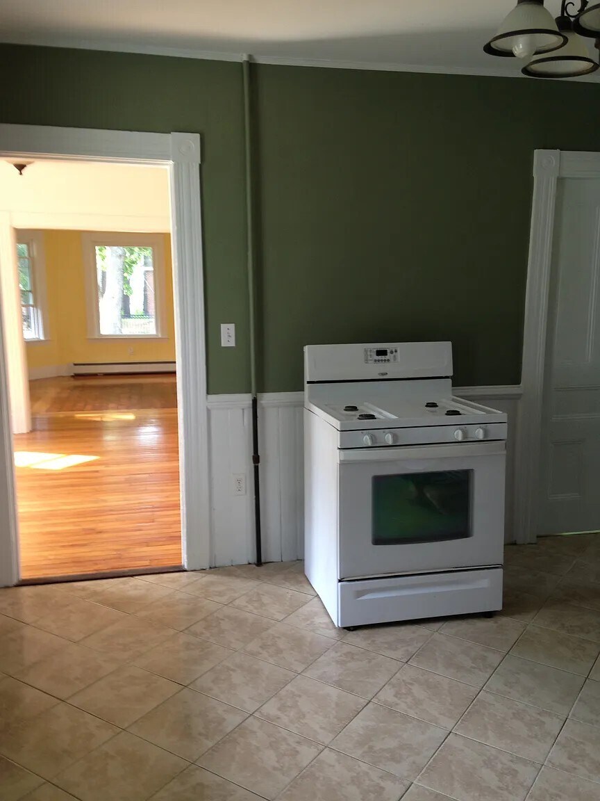 Building Photo - 51 Grand St