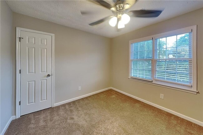 Building Photo - 1589 Tennessee Walker Dr NE
