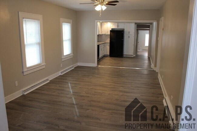 Building Photo - Move in Ready!