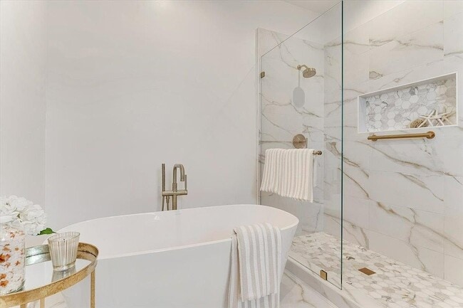 Building Photo - 513 Hill St