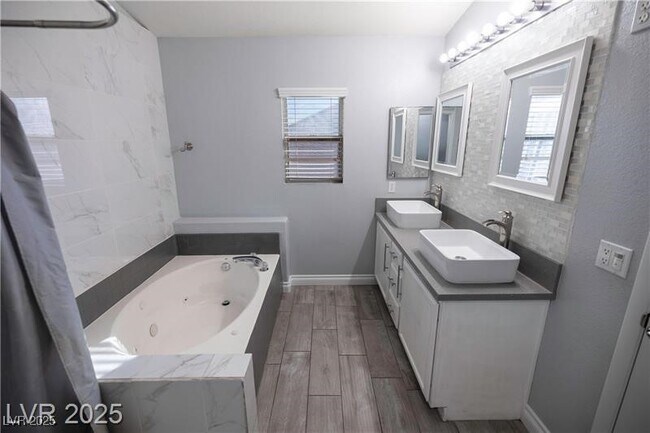 Building Photo - 4720 Painted Hills St