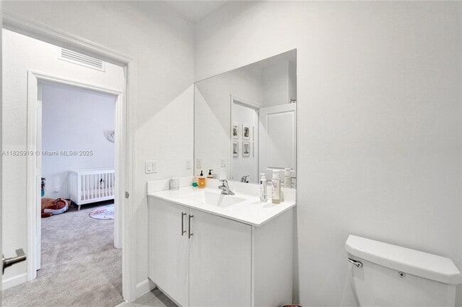 Building Photo - 242 SW 159th Ln