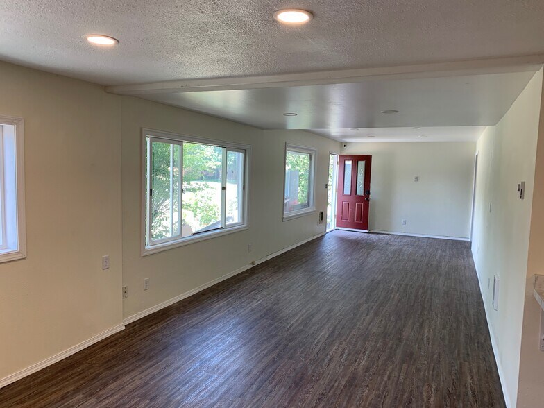Living room (from standing in dining room) - 5405 W Manor Crest St