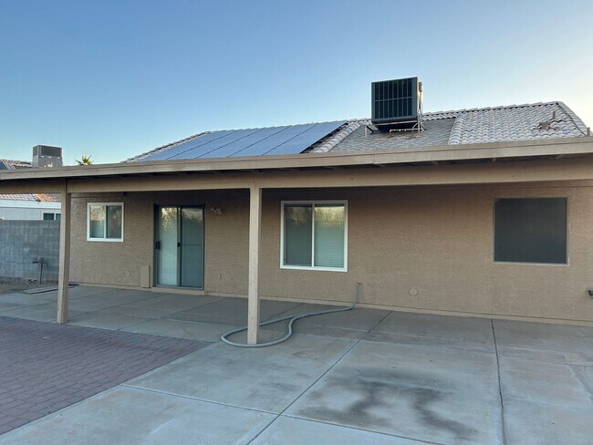 Building Photo - Unique 4 Bedroom, 2 Bathroom with 2 Car Ga...