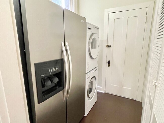 Building Photo - Lower Pacific Heights 2BR/2BA Condo With Bonus Room! Deck! Yard! Garage!  PROGRESSIVE