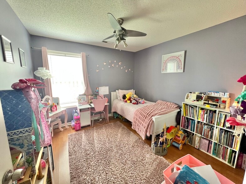 Building Photo - 522 Foxfield Ct