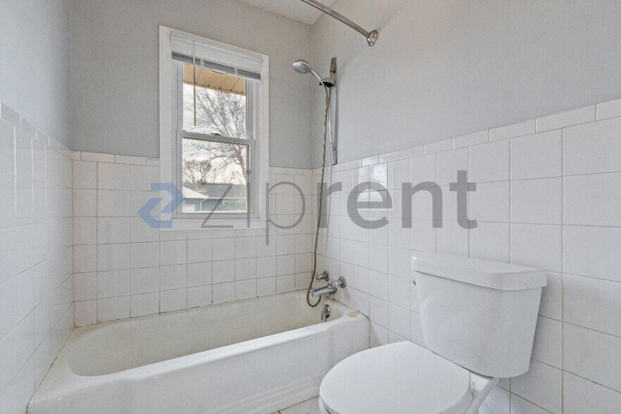 Building Photo - 3366 Craig Ave