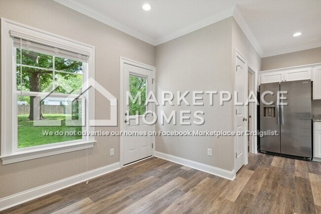 Building Photo - 542 Wilson St