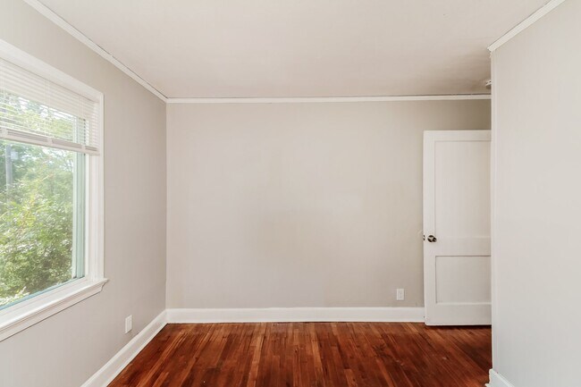 Building Photo - 2813 Dubard St