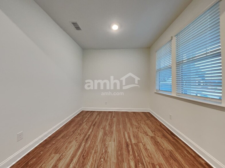 Building Photo - 112 Ashton Dr