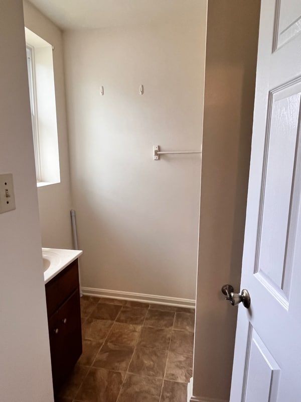 Building Photo - 213 W Court St