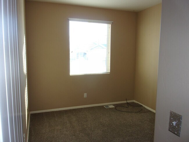 Building Photo - 371 E 2200 S