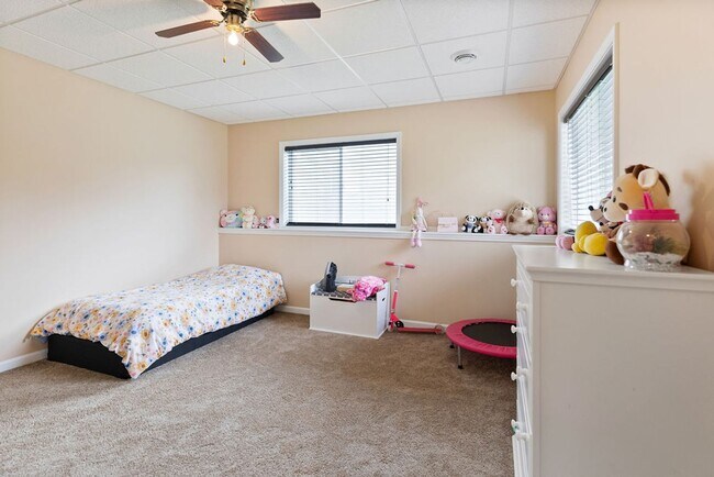 Building Photo - 2552 60th St SE