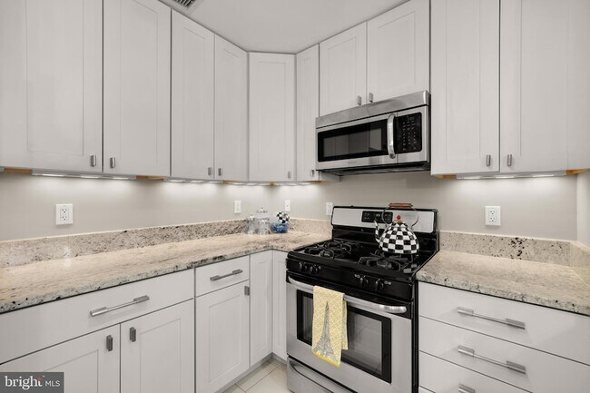 Building Photo - 1135 6th St NW